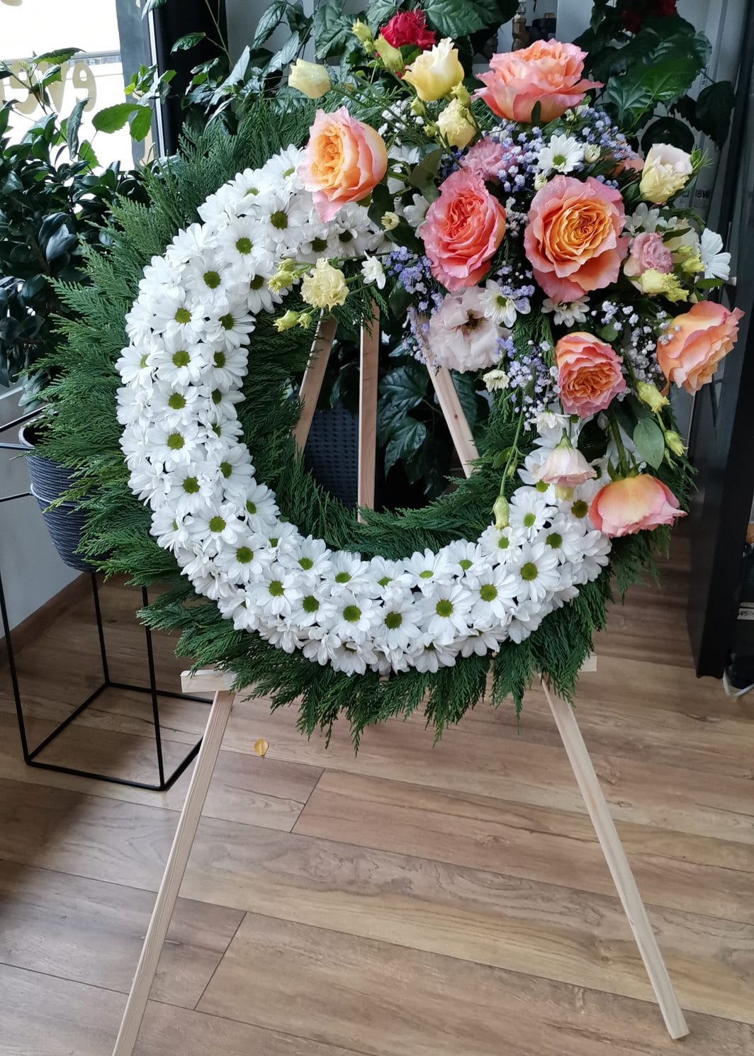 Coroana Funerara cu Trandafiri Color